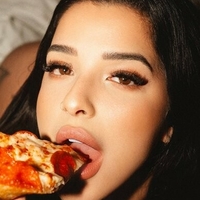 Вейл Брагг Голая