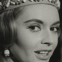 Ивонн Монлор Голая